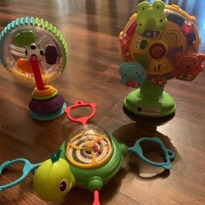 Set of 3 suction cup toys